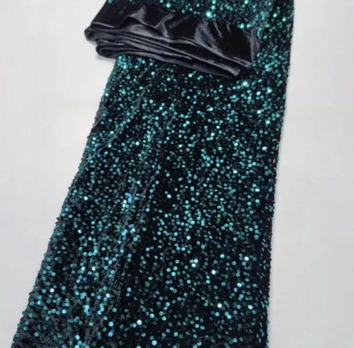 Half meter black - half, sequin