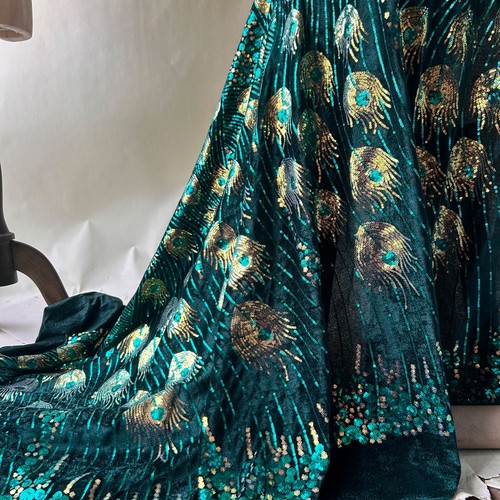 Sequin peacock feather - feather, pattern